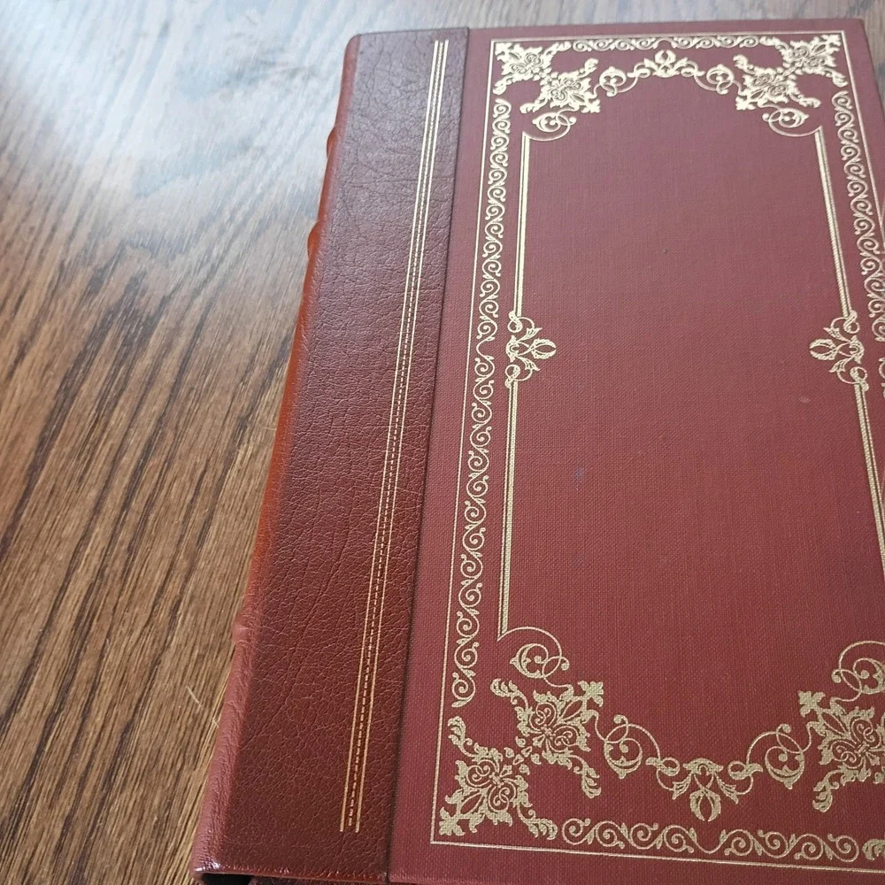 A Farewell To Arms by Ernest Hemingway, 1979 (Illustrated) Hardback - Very Good